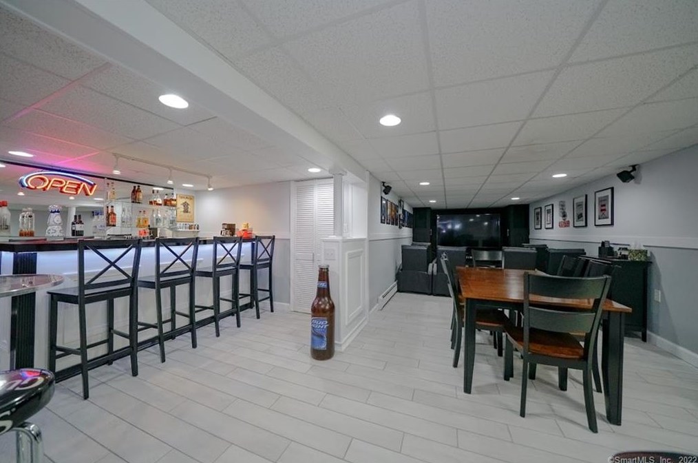 97 Alps Dr, Hartford CT 06108-1402 exterior