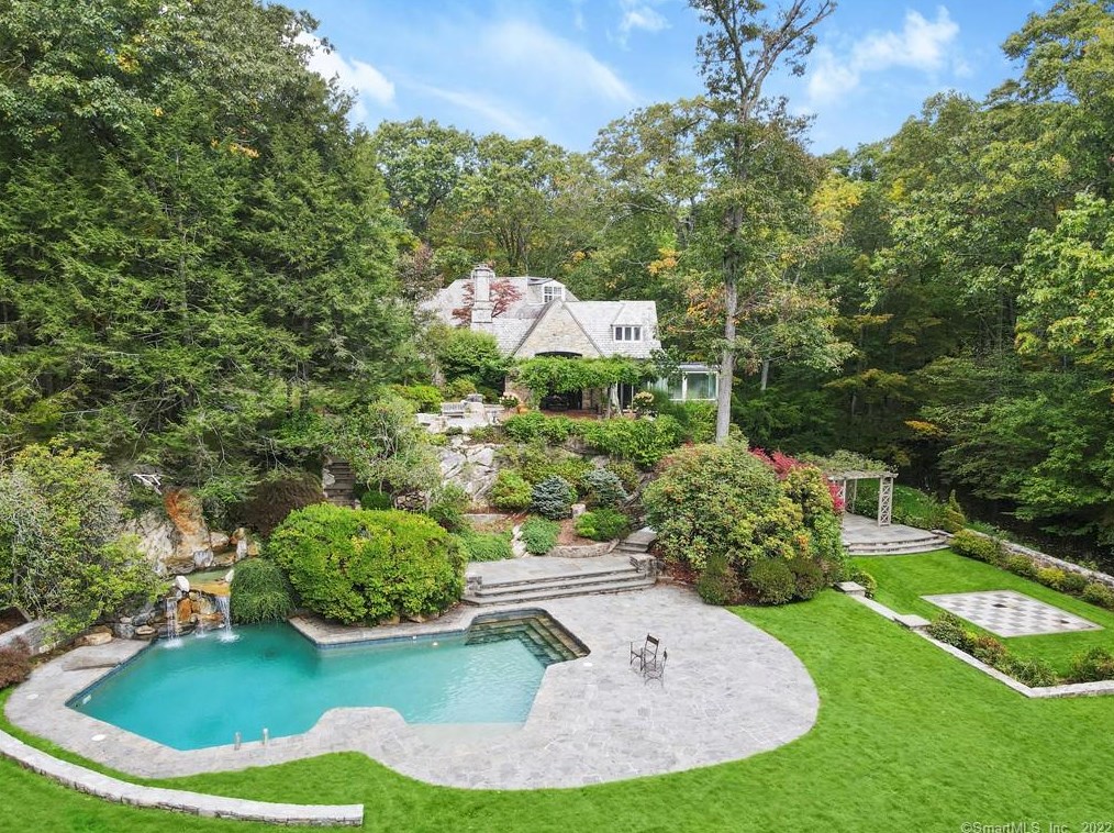 59 Sawmill Ln, Greenwich, CT 06830