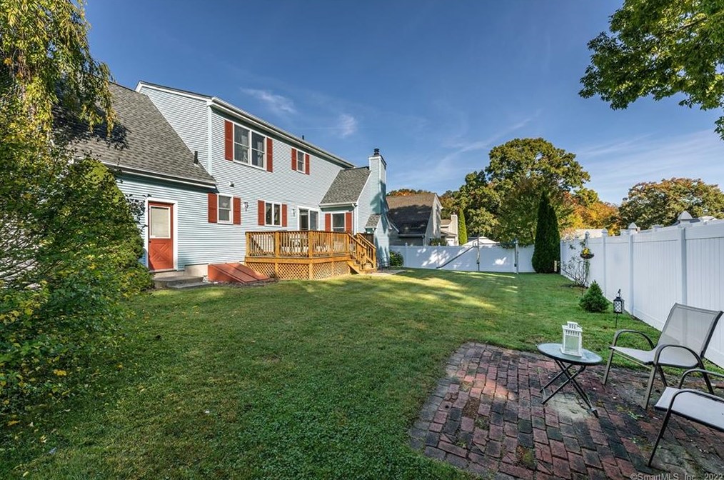 14 Elm St, Watertown, CT 06779