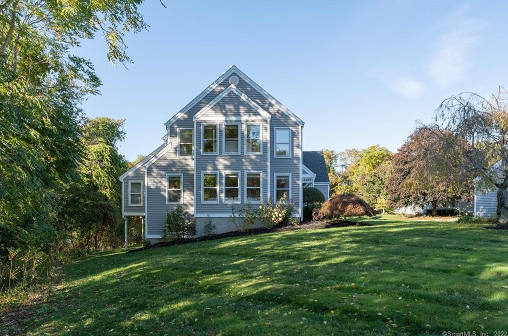 2 Village Victoria, Guilford CT  06437-2161 exterior