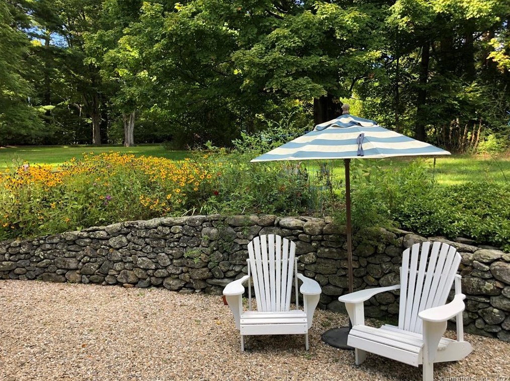 31 Belgo Rd, Lakeville, CT 06039