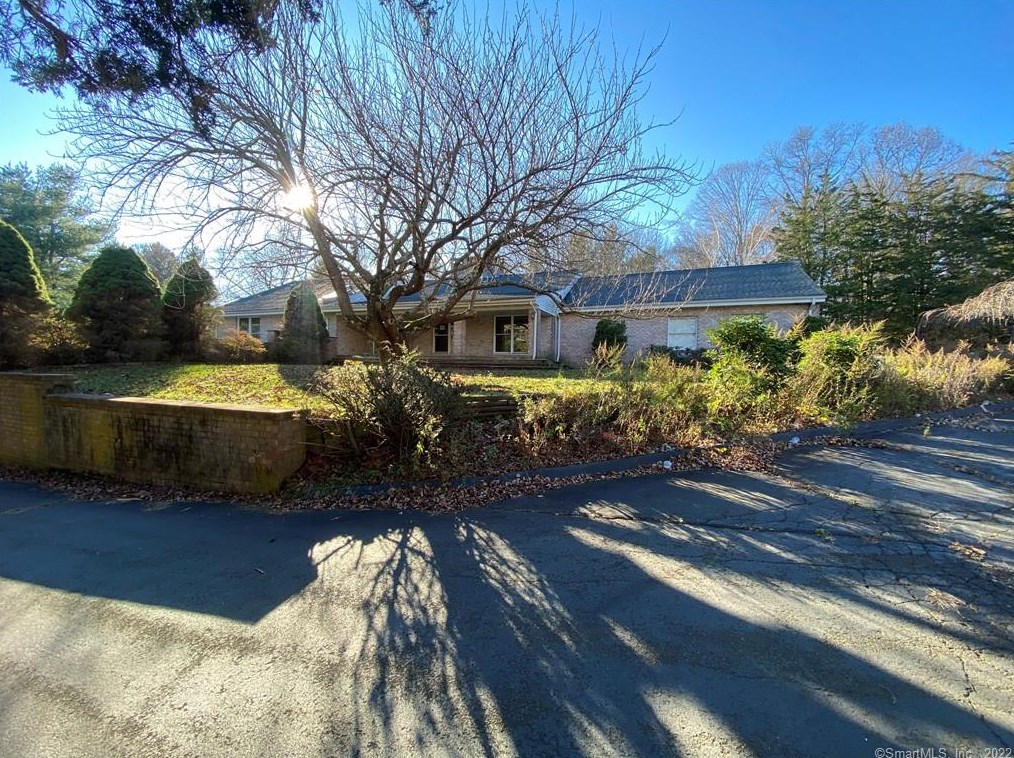 311 Mansfield Rd, North Haven, CT 06473