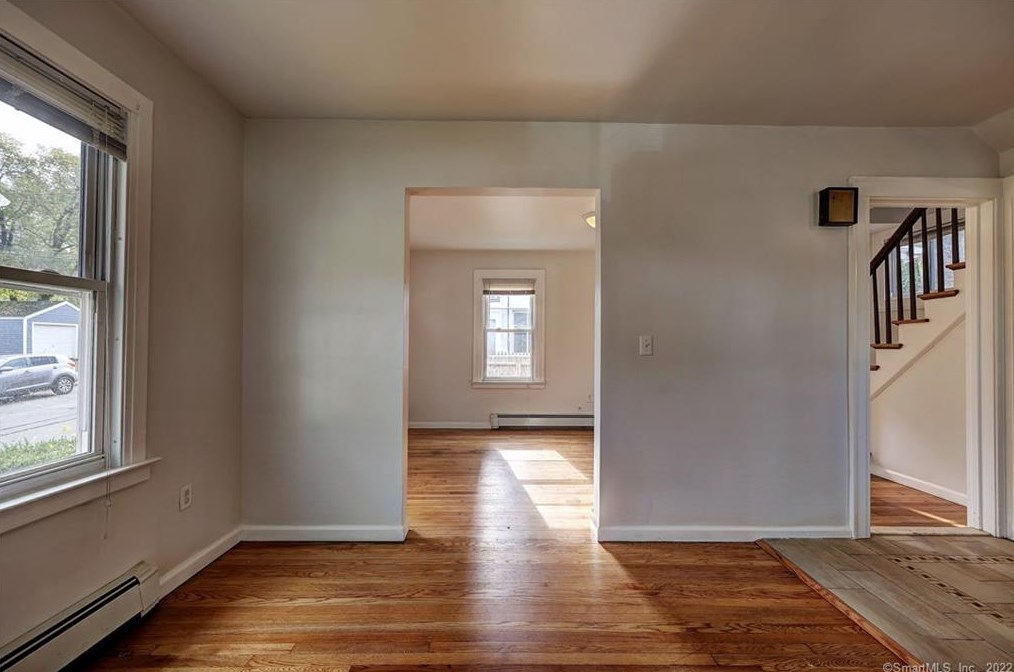 24 Benton St, New Haven CT  06515-1630 exterior