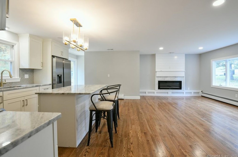 29 Coach Dr, Waterbury, CT 06716