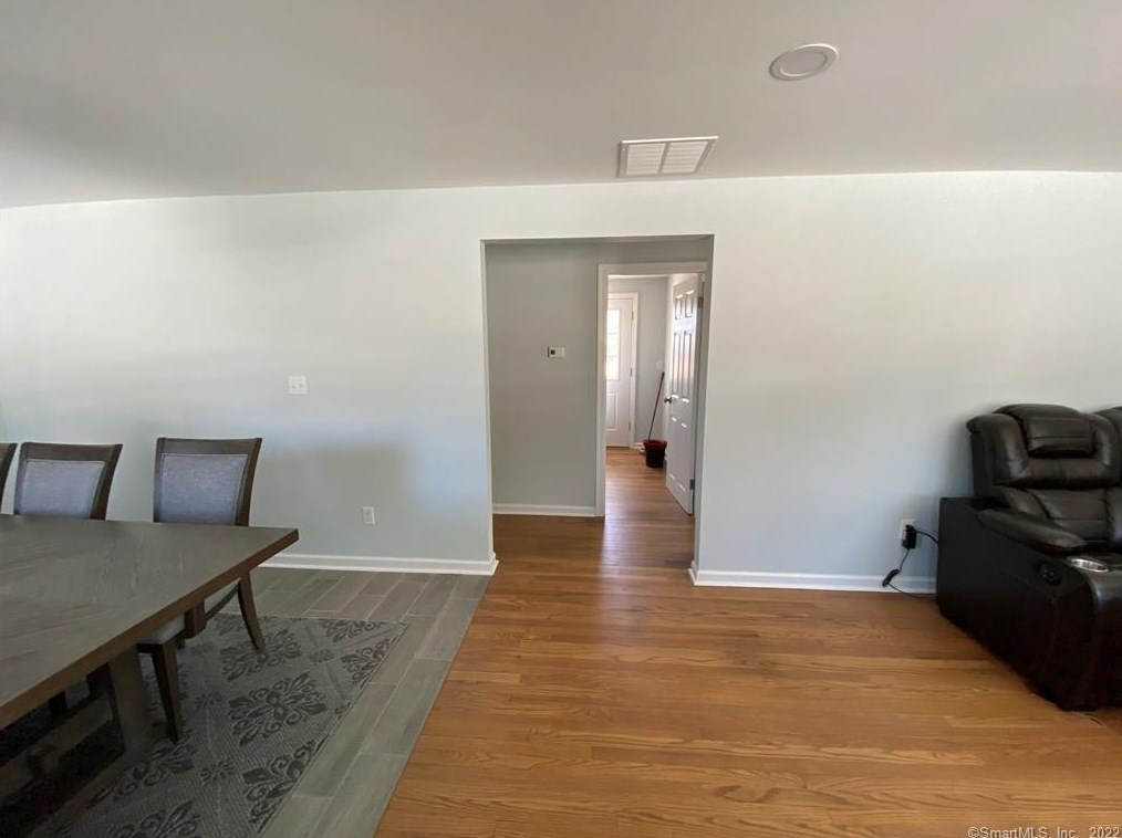 18 Dogwood Rd, Hartford, CT 06109-1419