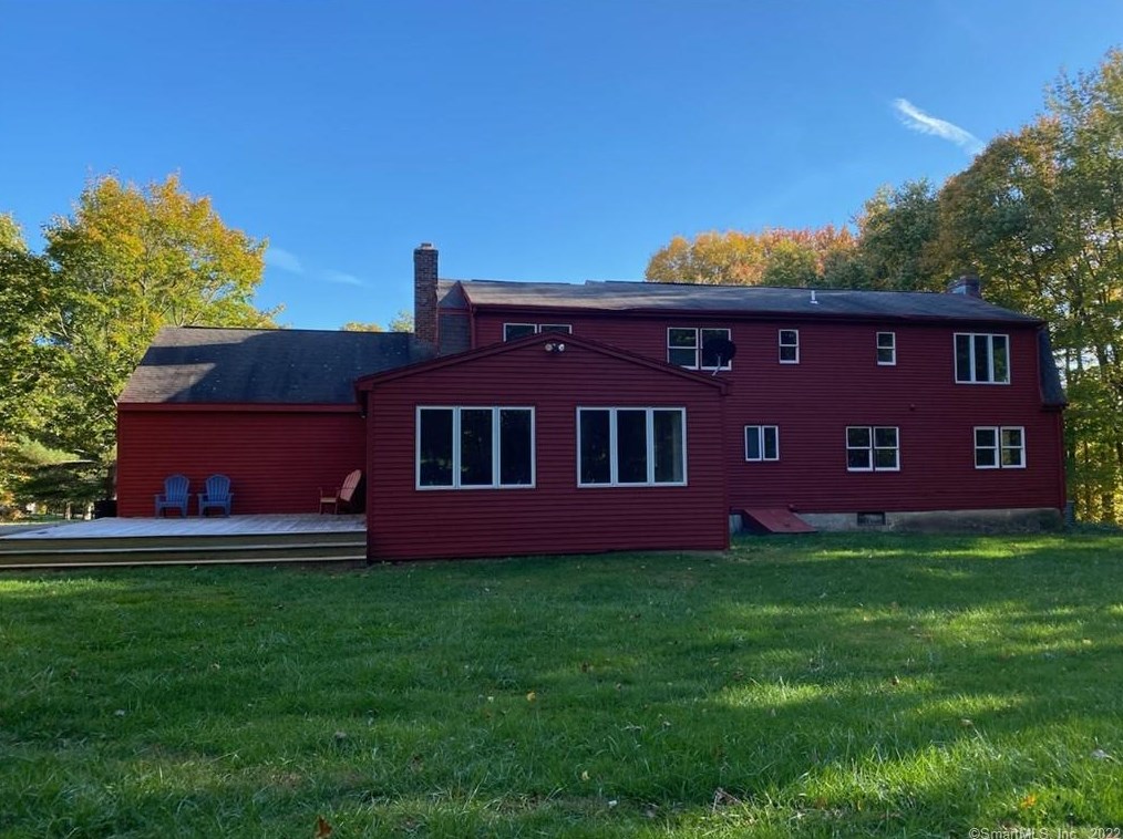 37 Senate Brook Dr, Amston, CT 06231