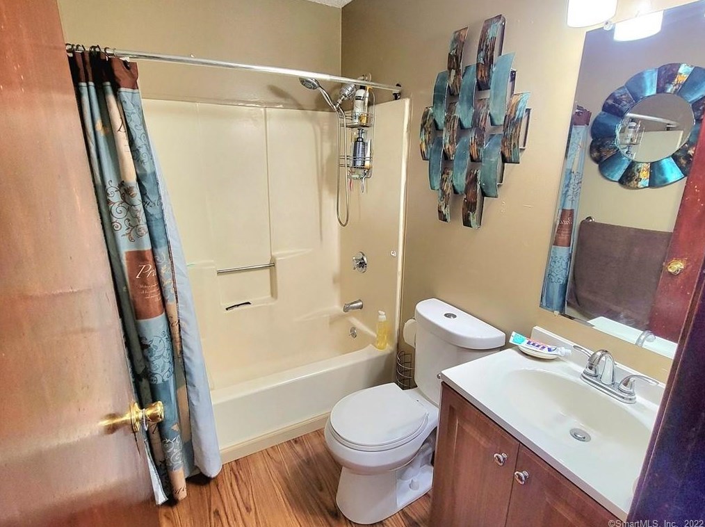 270 Bellevue St, Hartford CT 06120-2403 exterior