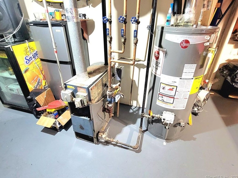 270 Bellevue St, Hartford CT 06120-2403 exterior