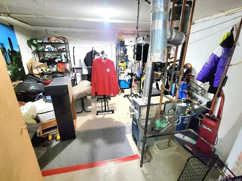 270 Bellevue St, Hartford CT 06120-2403 exterior