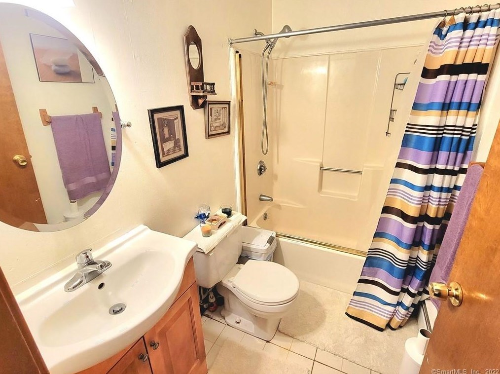 270 Bellevue St, Hartford CT 06120-2403 exterior