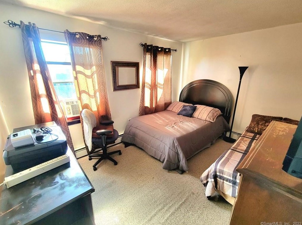 270 Bellevue St, Hartford CT 06120-2403 exterior