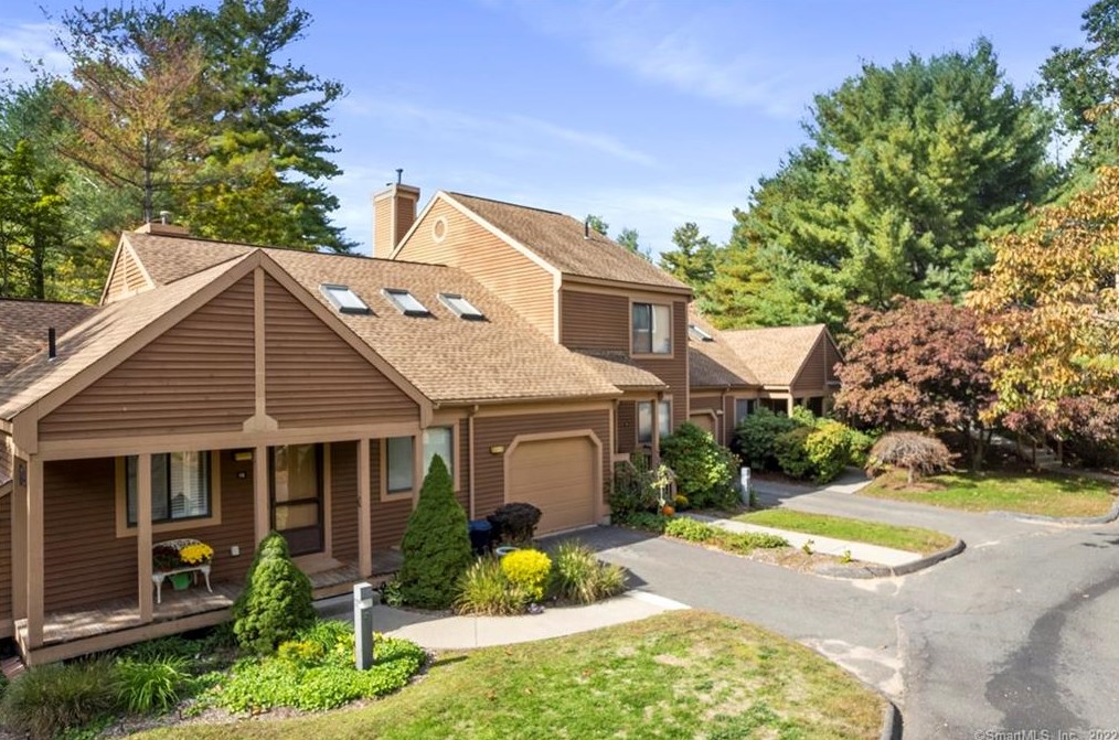 10 Mystic Ct, Avon, CT 06001-4555