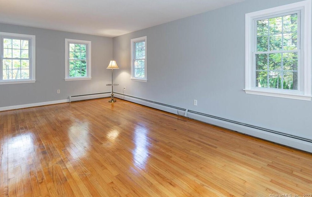 111 Tamara Cir, Avon CT 06001-2254 exterior