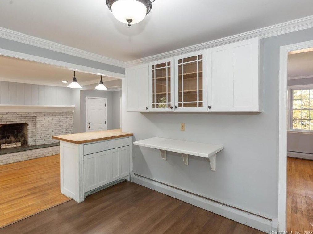 111 Tamara Cir, Avon CT 06001-2254 exterior