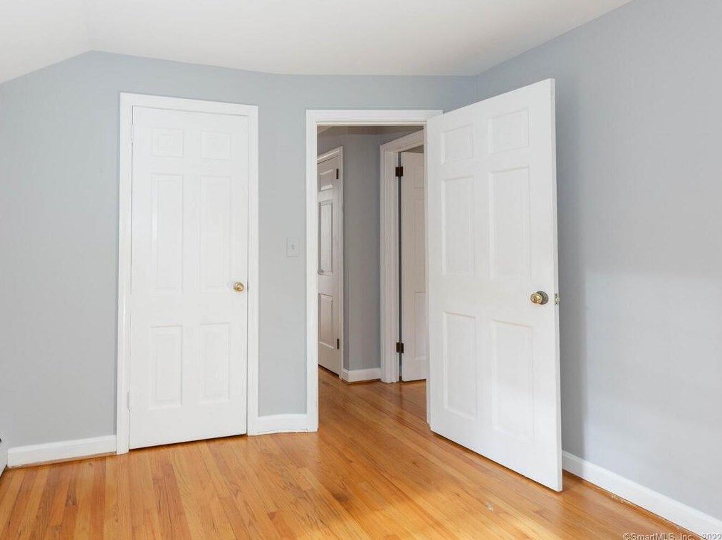 111 Tamara Cir, Avon CT 06001-2254 exterior