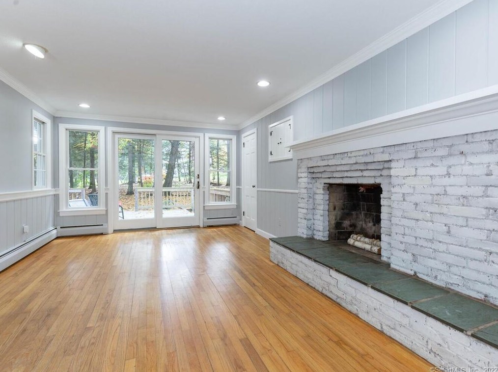 111 Tamara Cir, Avon CT 06001-2254 exterior