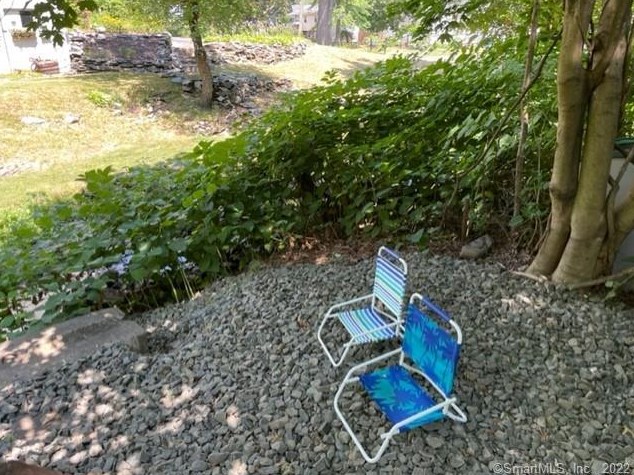 11 Lk Ave, New Haven CT 06516-4812 exterior