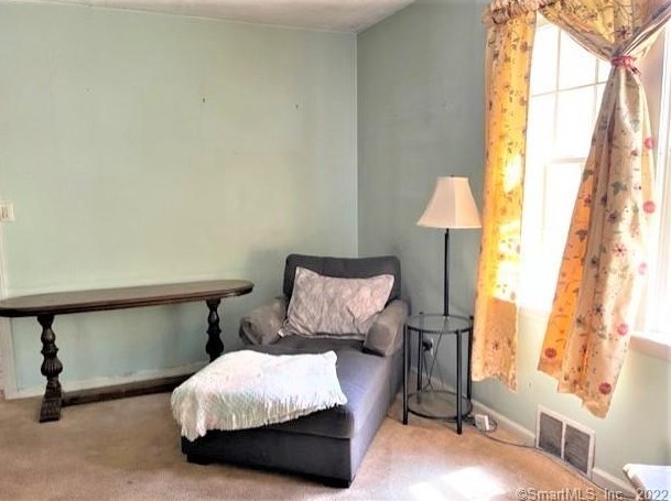 11 Lk Ave, New Haven CT 06516-4812 exterior