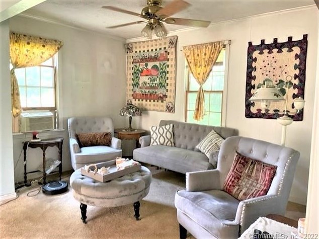 11 Lk Ave, New Haven CT 06516-4812 exterior