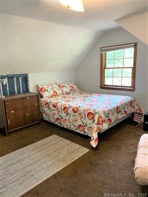 11 Lk Ave, New Haven CT 06516-4812 exterior