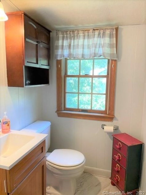 11 Lk Ave, New Haven CT 06516-4812 exterior