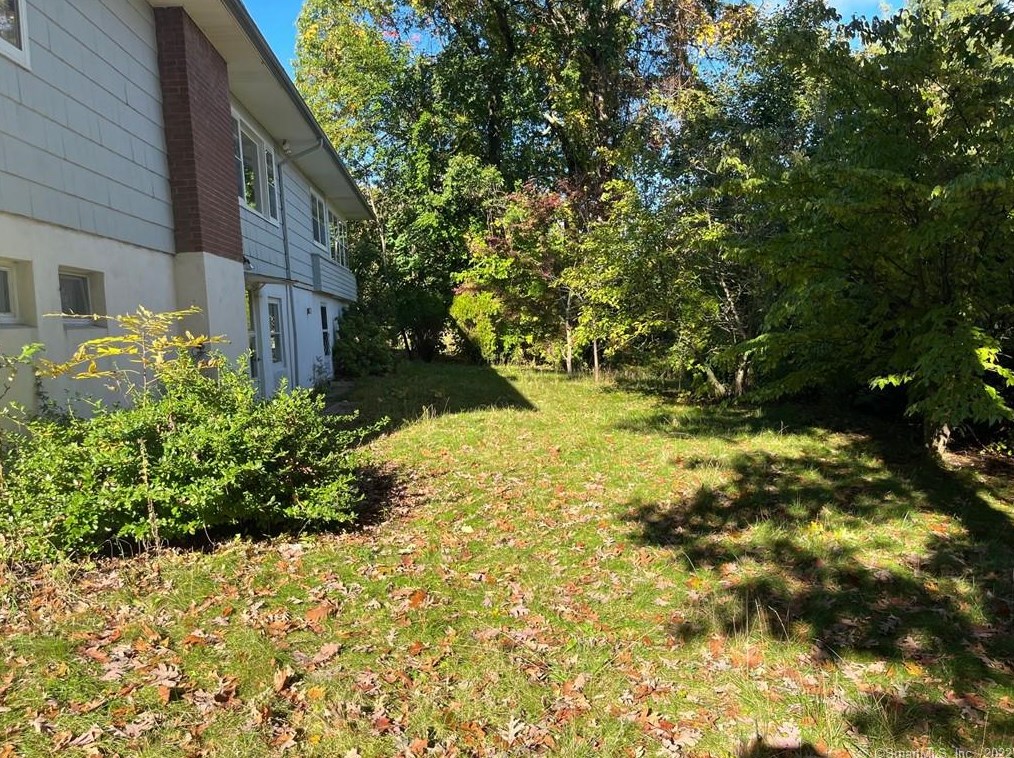 32 Joseph St, Meriden, CT 06451-2010