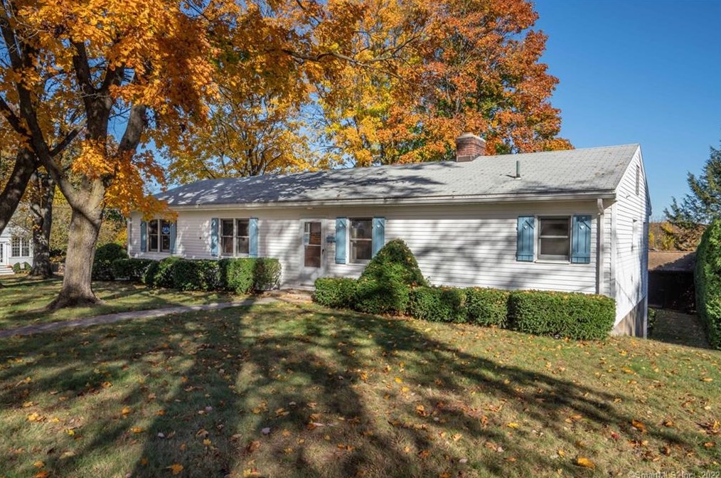 6 Homecrest St, Hartford, CT 06111-3711