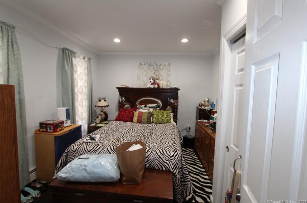 90 Harold St, Hartford CT  06112-1253 exterior