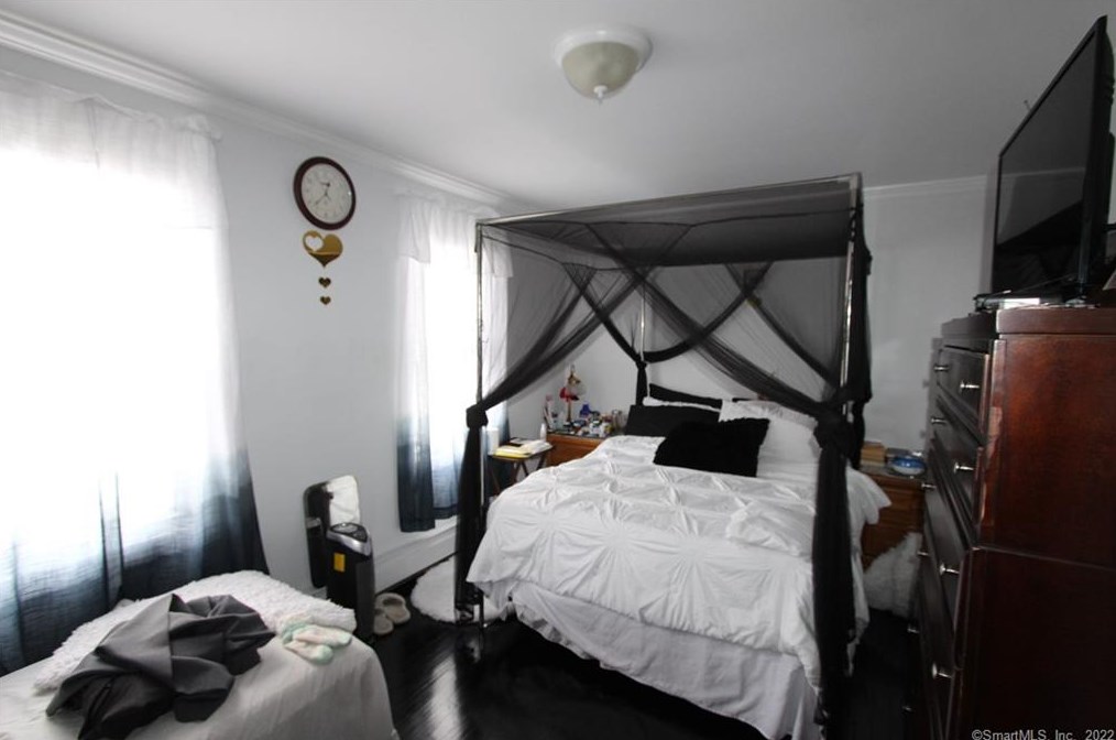 90 Harold St, Hartford CT  06112-1253 exterior