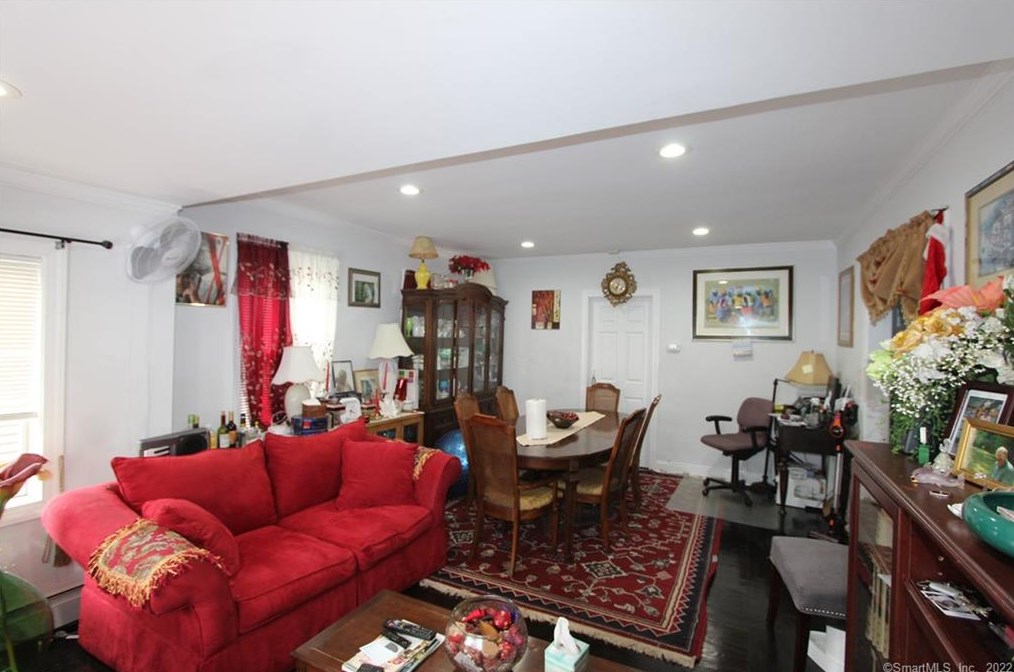 90 Harold St, Hartford CT  06112-1253 exterior