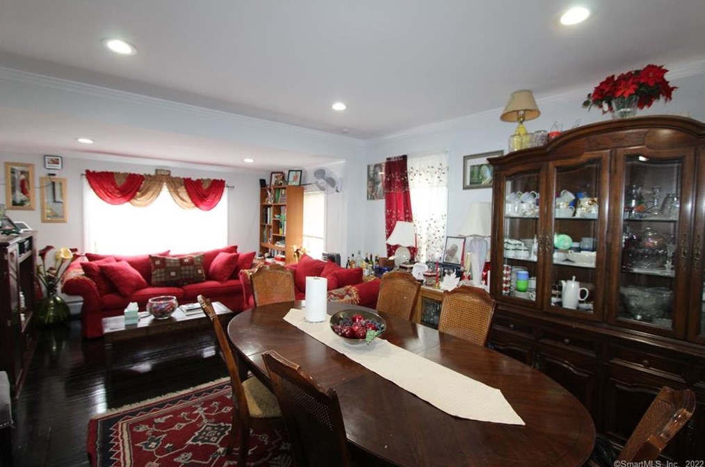 90 Harold St, Hartford CT  06112-1253 exterior