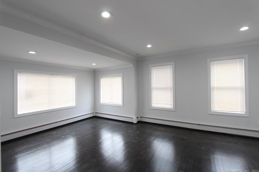 90 Harold St, Hartford CT  06112-1253 exterior