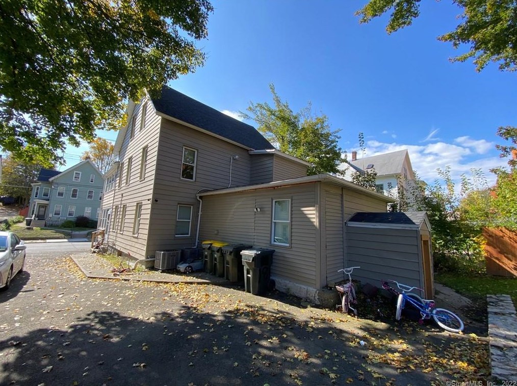 186 N State St #2, Ansonia, CT 06401