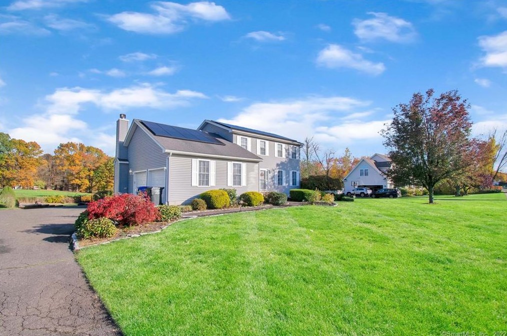 15 Perri Ln, East Windsor, CT 06016
