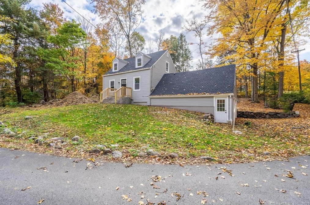 12 Decker Dr, Litchfield, CT 06778