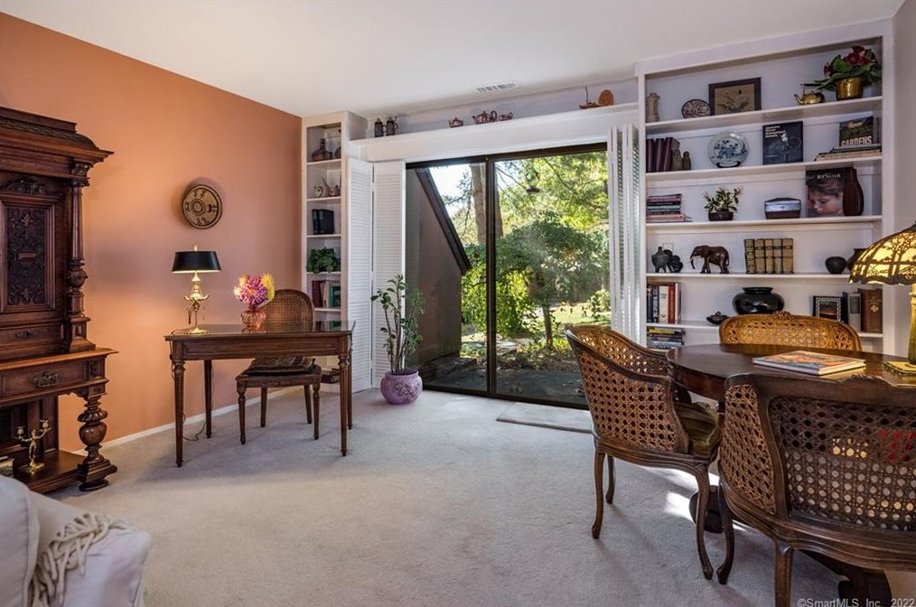 149 Mallard Dr, Avon CT 06001-4544 exterior