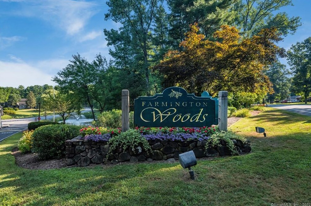 149 Mallard Dr, Avon CT 06001-4544 exterior