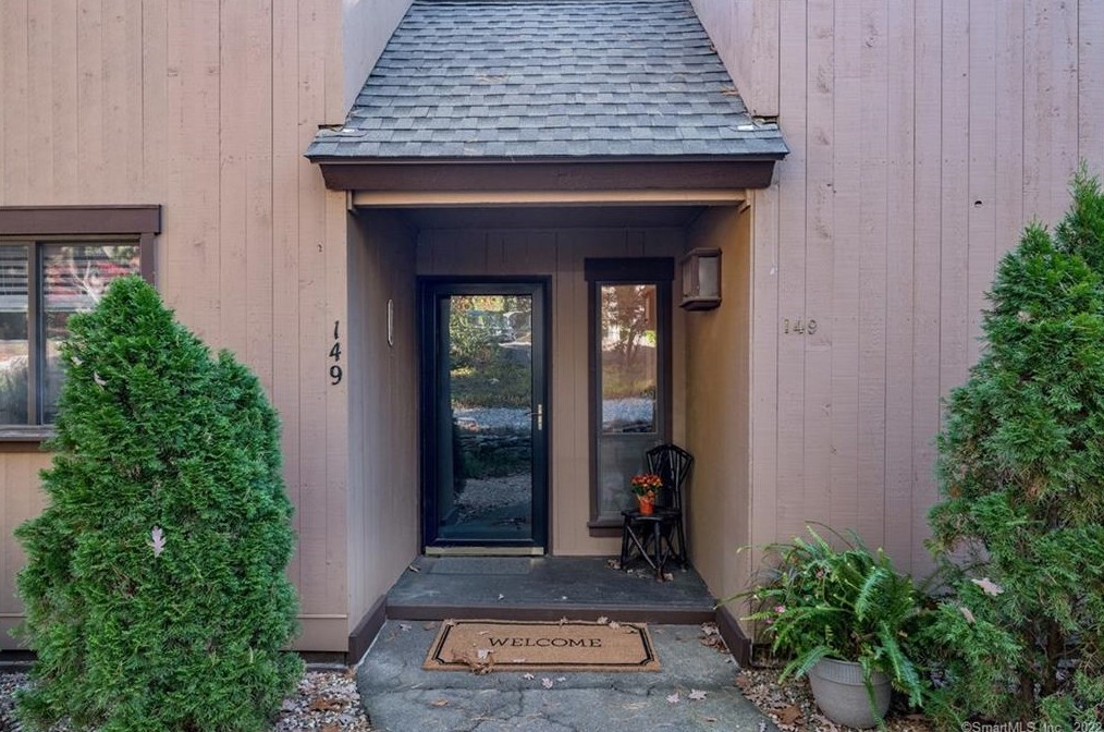 149 Mallard Dr, Avon CT 06001-4544 exterior