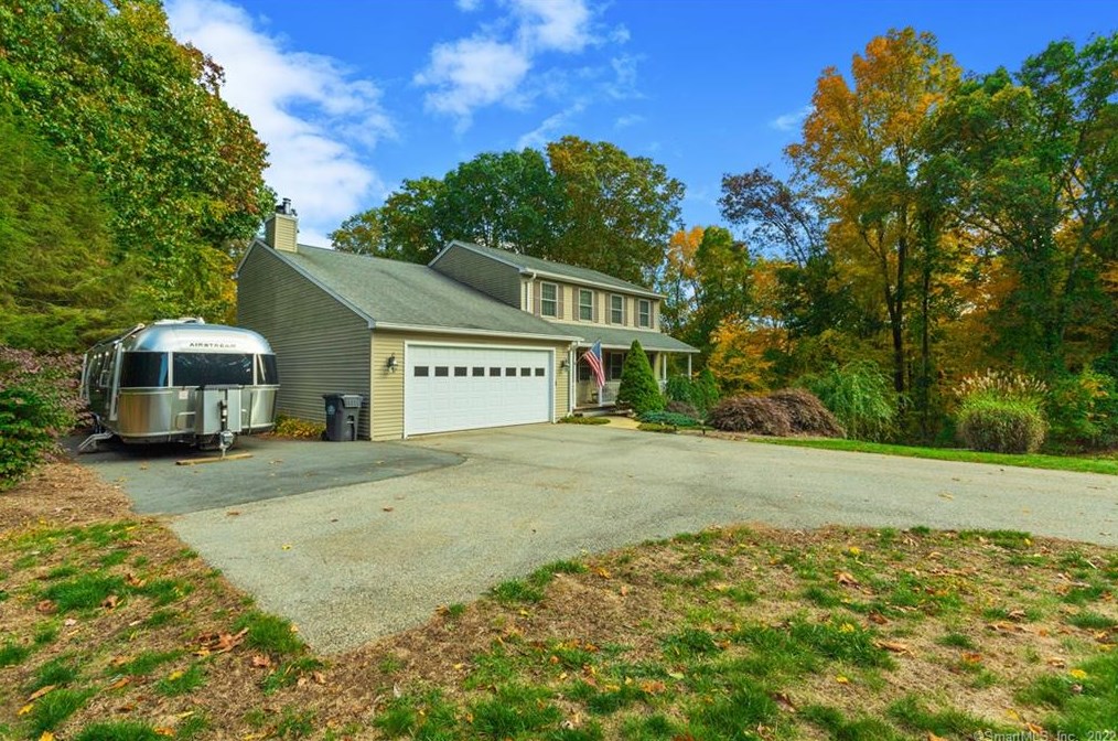49 Pires Dr, Chesterfield, CT 06370-1314