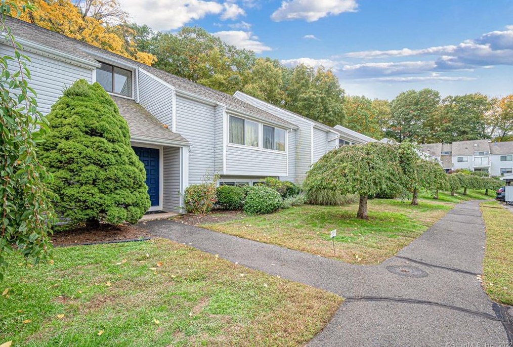 47 Brookwood Dr, Rocky Hill, CT 06067 exterior