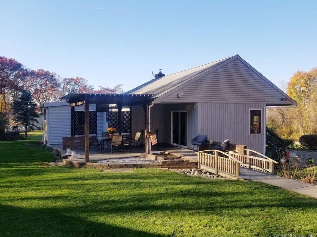 107 Dow Rd, Plainfield, CT 06374-1818