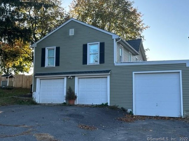 1555 Main St N, Woodbury, CT 06798