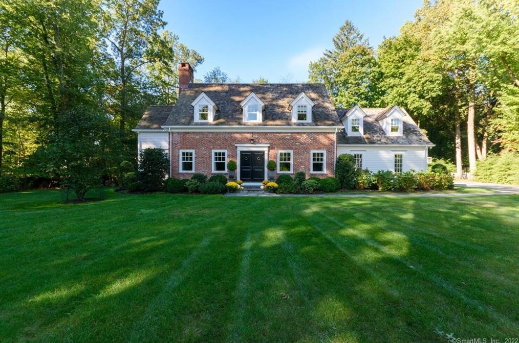 293 Hollow Tree Ridge Rd, Tokeneke, CT 06820 exterior