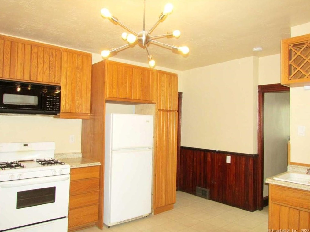 146 Pearl St #u1, Torrington, CT 06790