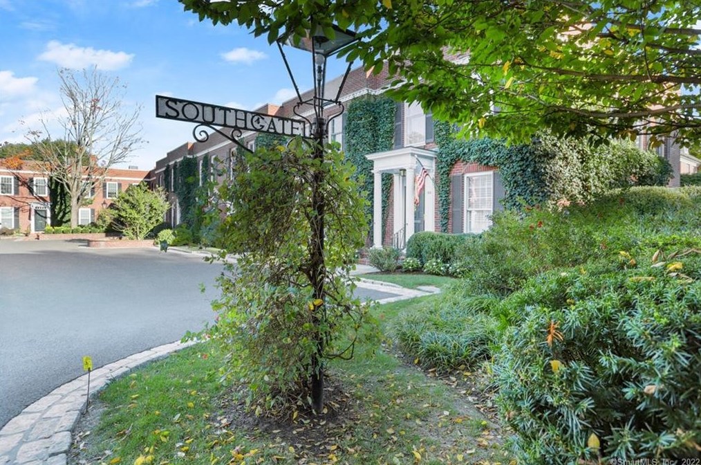 102 South Ave #102, New Canaan, CT 06840