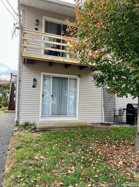 33 Bostwick Arms, Northville CT  06776-3542 exterior