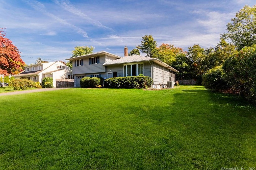 30 Sniffen Rd, Westport, CT 06880