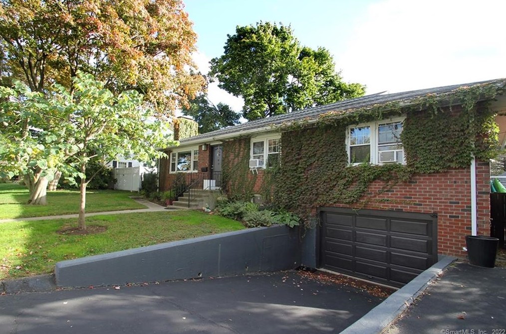 83 Quinlan Ave, Bridgeport, CT 06605