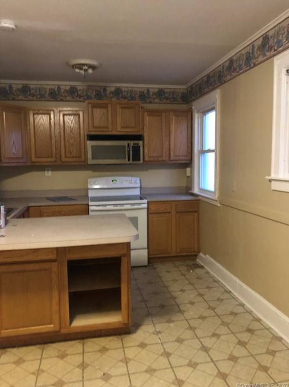 28 Pardee St #2, Bristol, CT 06010