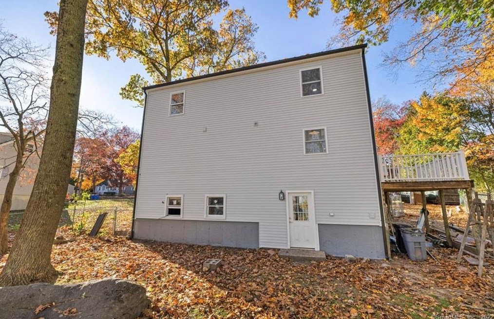 42 Massachusetts Rd, Chesterfield, CT 06370-1537